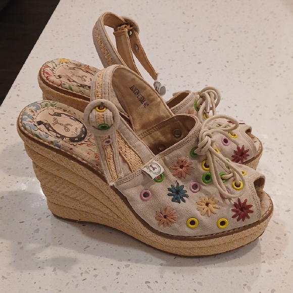 Miss L Fire Floral Wedges Size 40 (US 9) - Picture 1 of 10